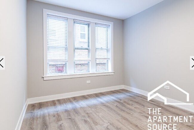 Building Photo - 554 W Aldine Ave