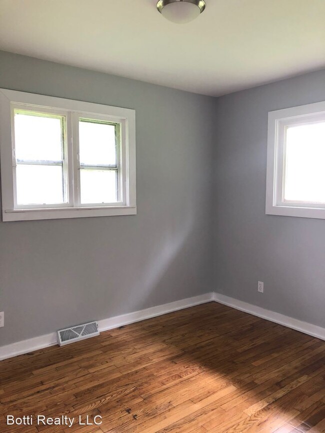 Building Photo - 2 br, 1 bath House - 1208 Blaisdell St