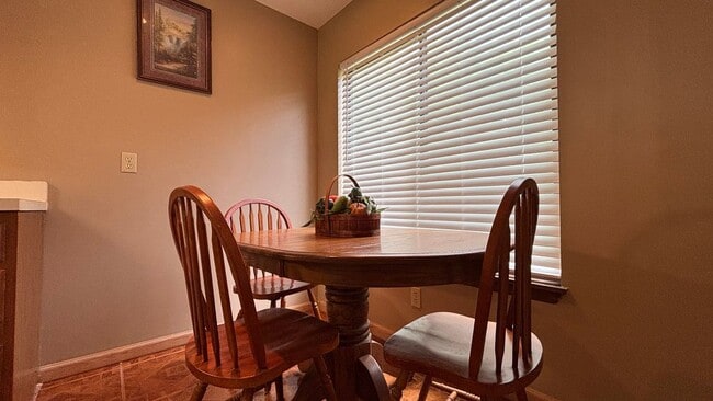 Foto del edificio - 4164 Old Webb Creek Rd