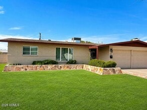 Building Photo - 523 E Malibu Dr