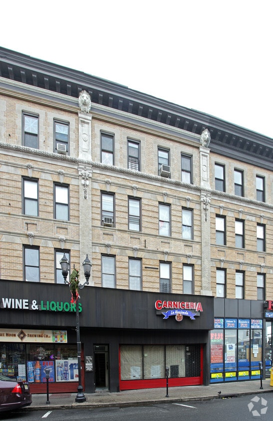 Primary Photo - 2911 Bergenline Ave