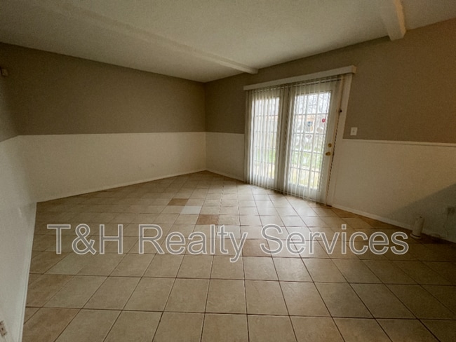 Building Photo - 9466 Burrwood Cir