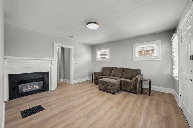 Building Photo - 4525 5th Ave NE