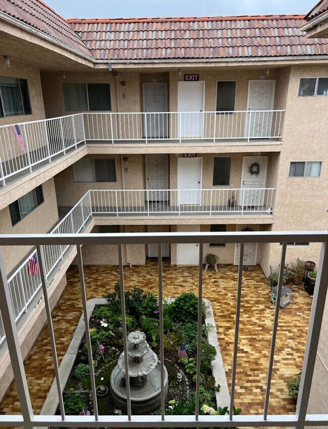 Foto del edificio - 1311 S Grand Ave