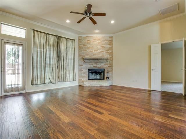 Foto del edificio - 1708 Rockview Dr