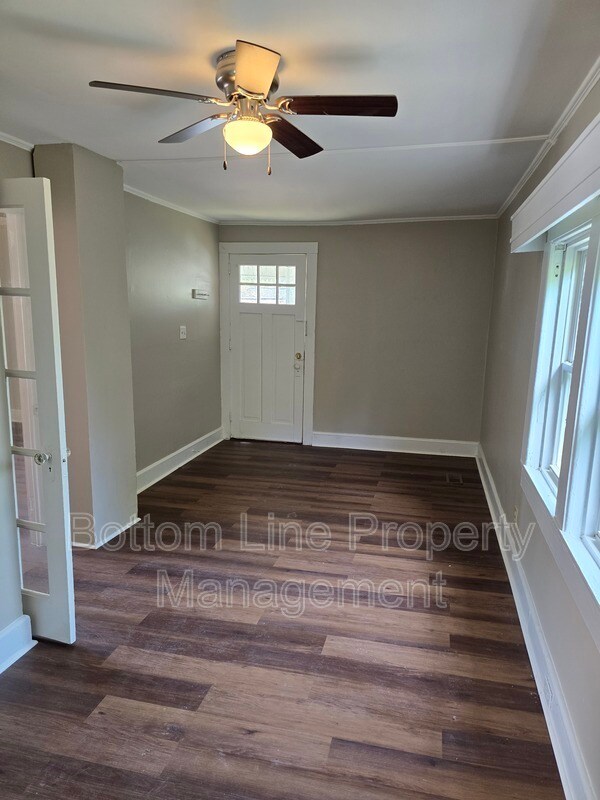 Foto del edificio - 182 Cabarrus Ave E