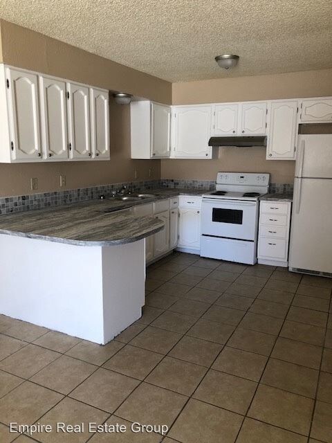 Primary Photo - 310 E St Anne Pl
