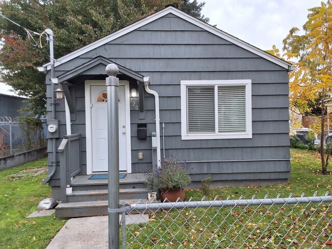 Building Photo - 720 S Southern St