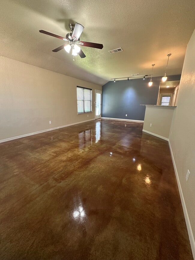 Building Photo - 2108 Pinckney Ct