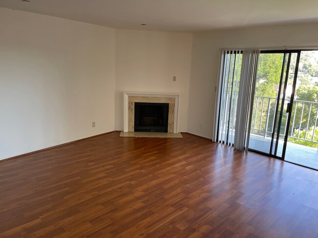 Building Photo - 1830 N Verdugo Rd