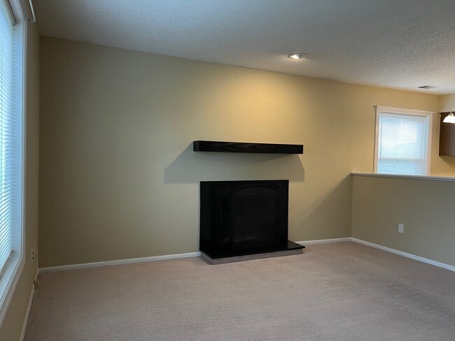 Building Photo - 5802 Ryewyck Dr