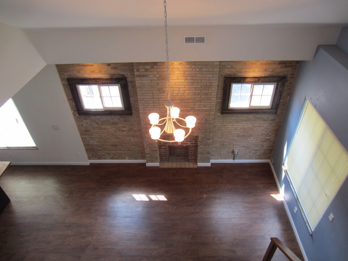 Primary Photo - 234 S Monroe Ave