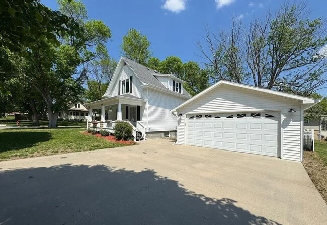 Building Photo - 4204 S 49th St