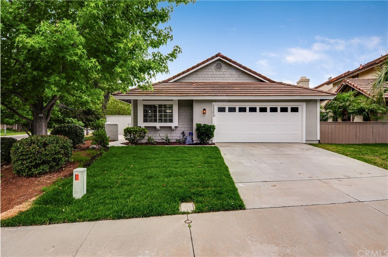 Primary Photo - 2303 Briarwood Pl