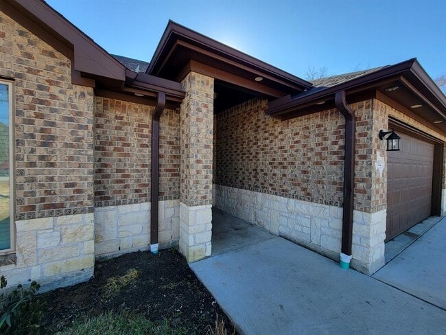 Building Photo - 1112 Avenue G