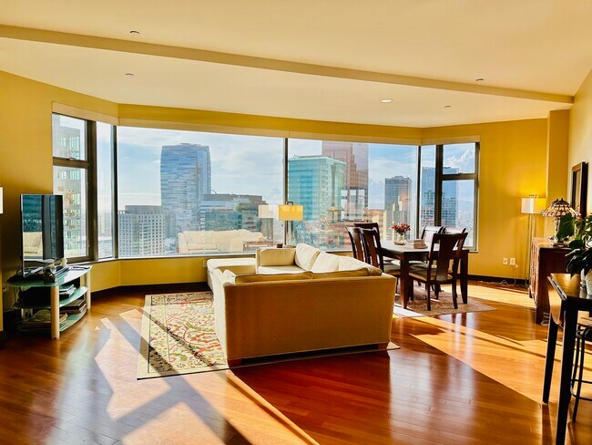 Sala de estar con increíble vista del horizonte - 801 S Grand Ave