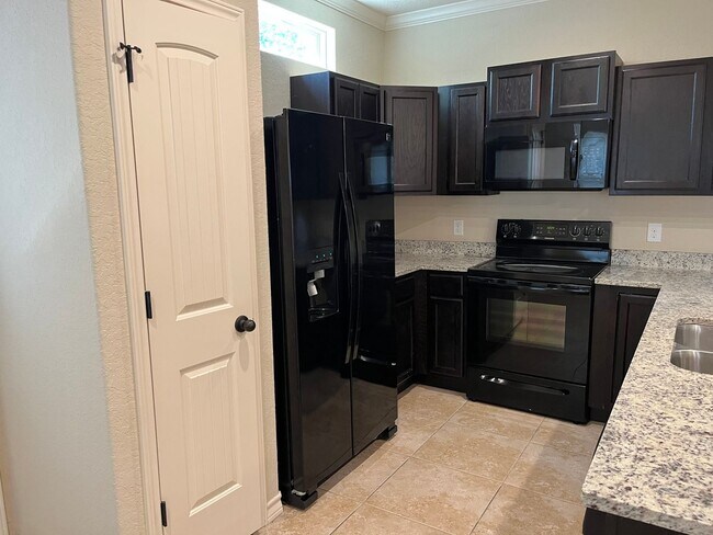 Photo - 6866 Lakeview Dr. House