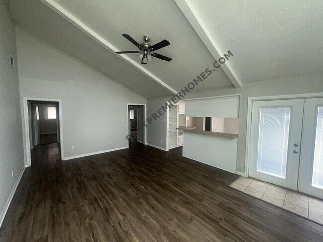 Building Photo - 351 Queenstown Rd. Houston, TX 77015