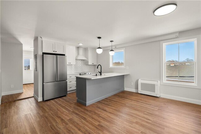 Building Photo - 36 Evarts St