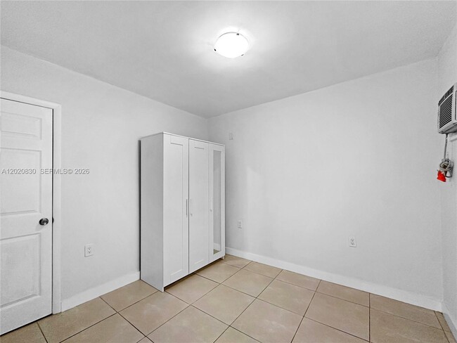 Building Photo - 620 86th St