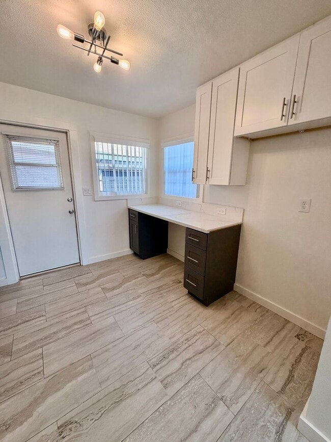 Photo - Remodeled 1 Bedroom Unit in Orange Apartment