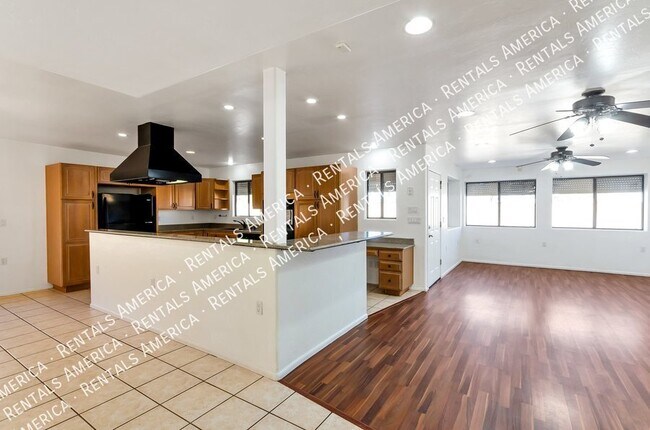 Foto del edificio - 4165 E Frankfort Stravenue