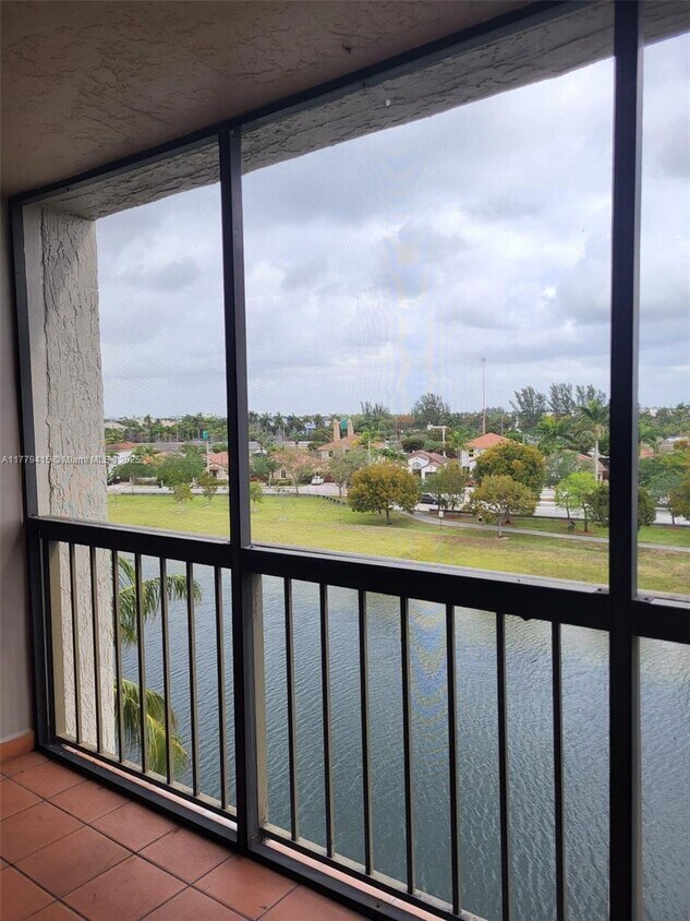 Foto principal - 10155 NW 9th Street Cir