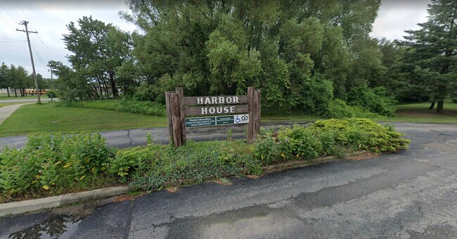 Building Photo - 154-154 Wenonah Dr