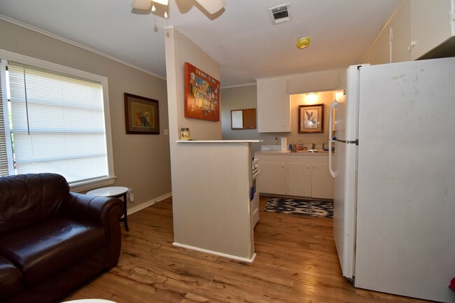 Foto del edificio - 209/211 W Virginia Ave. Duplex