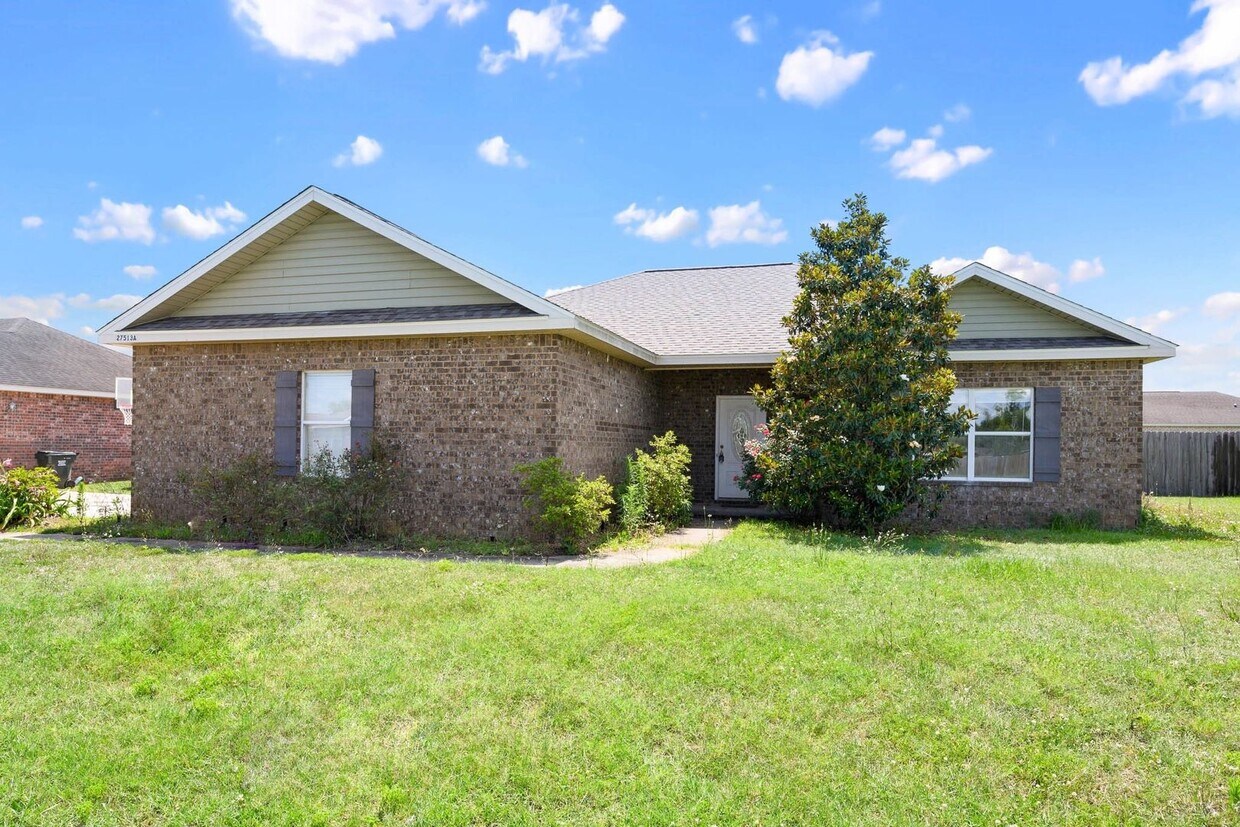 Foto principal - Loxley Home for Lease Available October!!