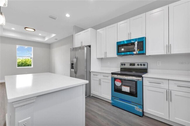 Building Photo - 8423 Olsen St