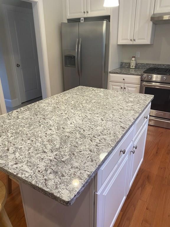 Foto del edificio - 10 Silver Fox Rd