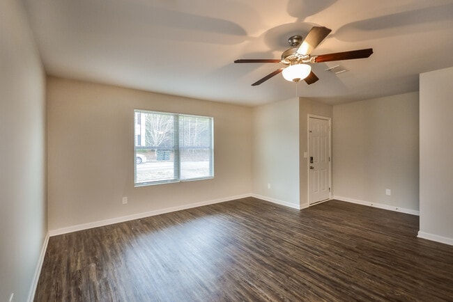 Foto del edificio - 6105 Ruth St SW