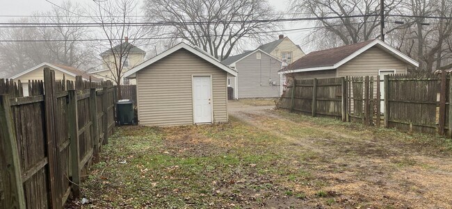 Building Photo - 2213 Queen Ave 2BR/2BA (Middletown)