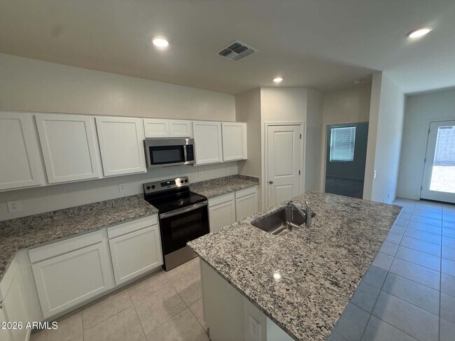Foto del edificio - 2073 Driftwood Dr