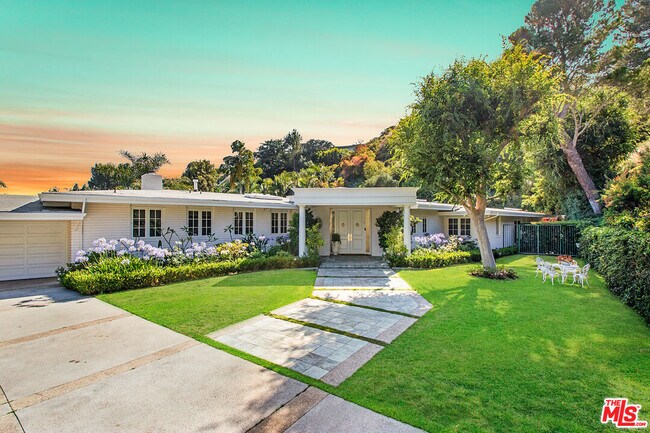 Building Photo - 1201 Loma Vista Dr