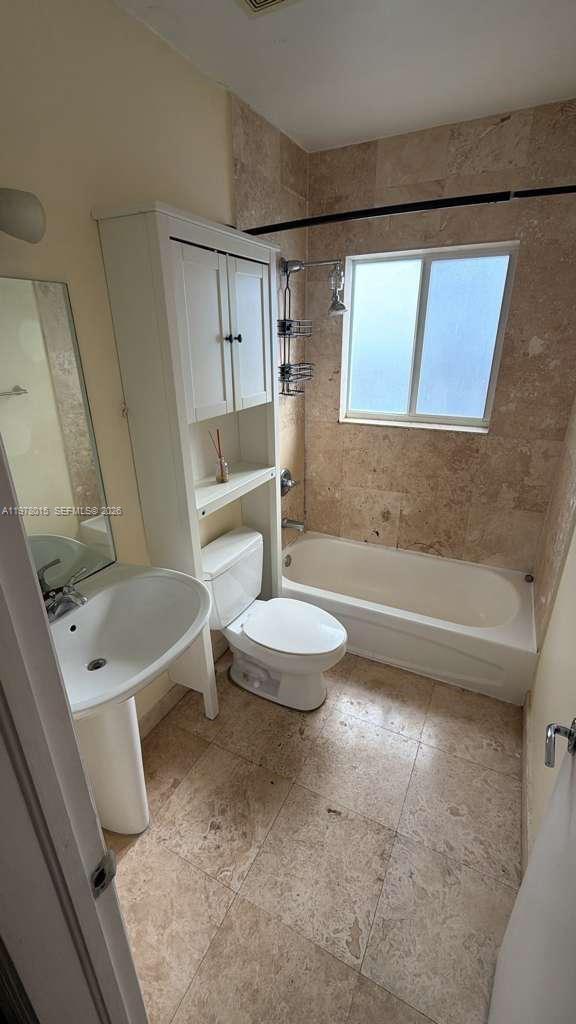 Foto del edificio - 10101 W Bay Harbor Dr