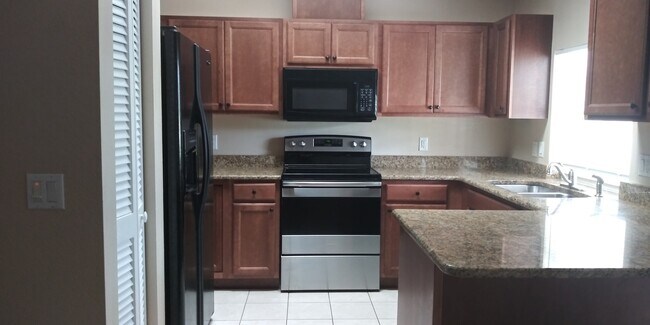 Building Photo - Pool Home, 3 bedroom, 2 bathroom, 2 car ga...