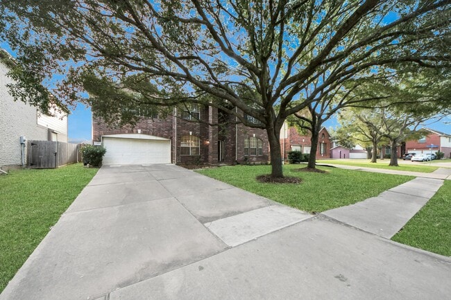 Building Photo - 2423 Waterwood Dr