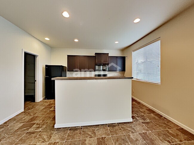 Foto del edificio - 370 Lolo Trail Ave