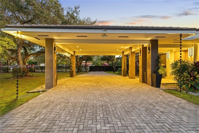 Foto del edificio - 9040 SW 110th Ave