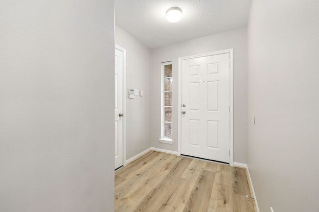 Building Photo - 6002 Fergis Dr