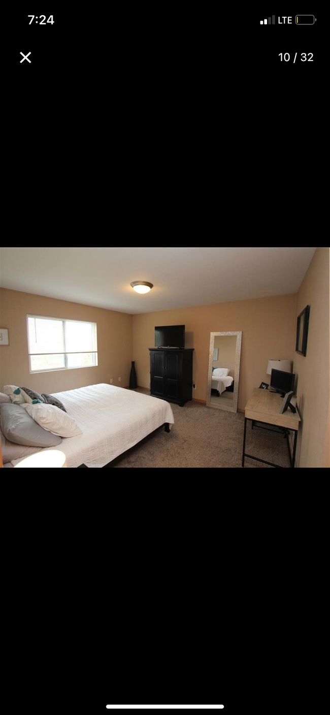 Building Photo - 3306 White Oak Ln