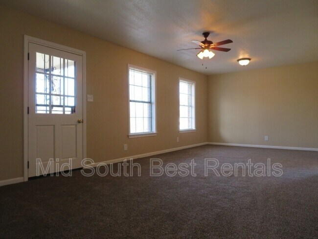 Building Photo - 3168 Mountain Terrace St