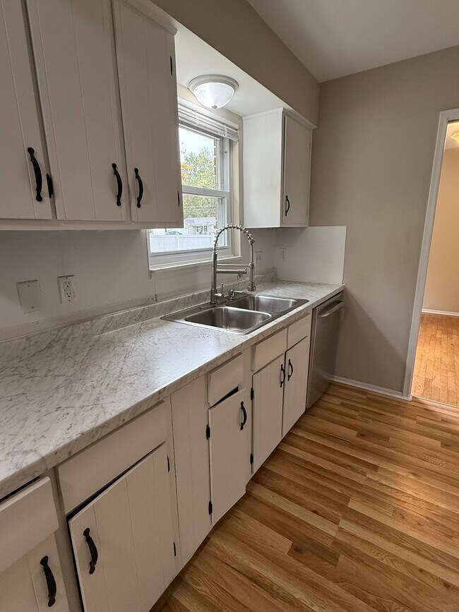 Foto del edificio - 793 Tarleton Ave