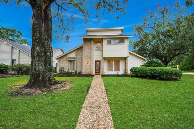 Foto del edificio - 15126 Trailside Dr