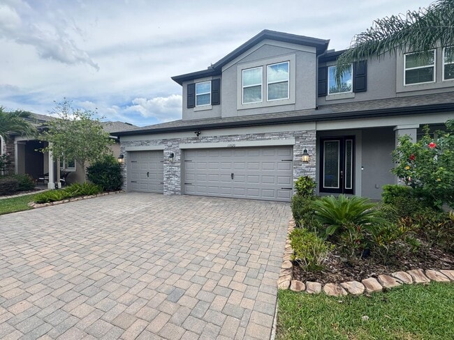 Building Photo - Spacious 5-Bedroom Riverview Home