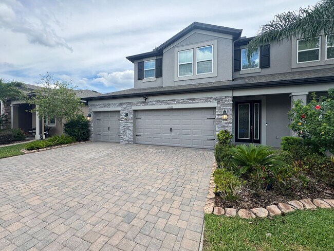 Foto del edificio - Spacious 5-Bedroom Riverview Home