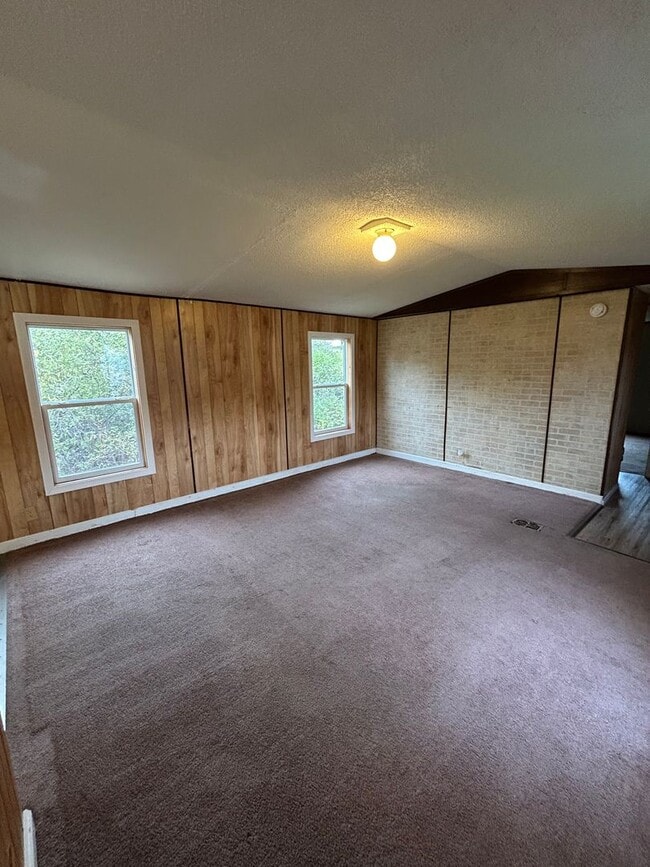 Building Photo - 24 Booker Ln