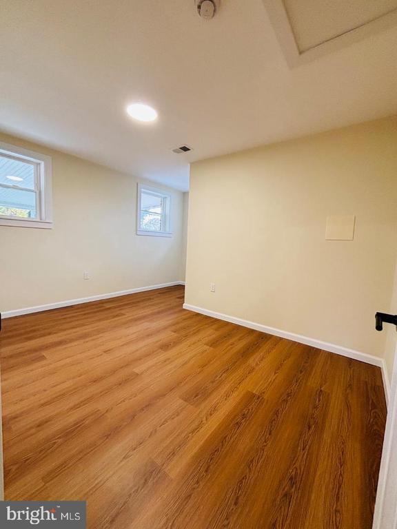 Foto del edificio - 9021 Taylor St